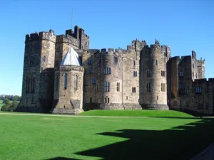 alnwick castle jigsaw puzzle