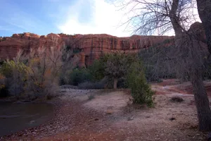 Capture of Sedona's stunning red rock formations and tranquil lakeside scenery. jigsaw puzzle