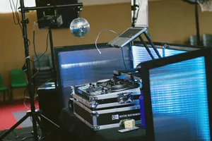 dj jigsaw puzzle