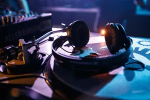 headphones jigsaw puzzle