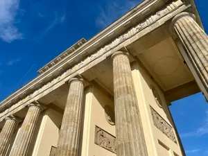 Brandenburg gate with blue sky jigsaw puzzle