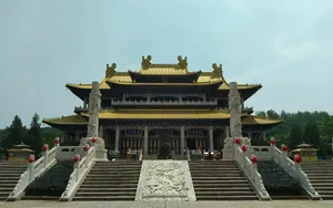 A large building with stairs leading up to it jigsaw puzzle