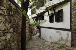 Explore the quaint cobblestone streets and Ottoman houses in historic Safranbolu, Türkiye. jigsaw puzzle